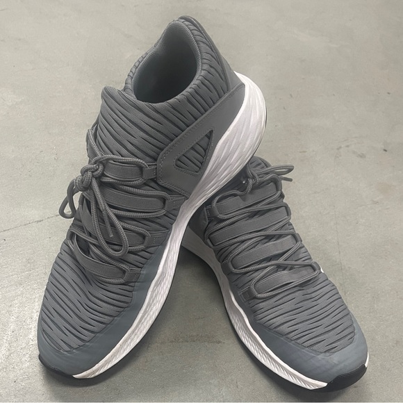 Nike Jordan Formula 23 Low Trainers Sneaker in Gray 919724-004 - Size 11 - Picture 2 of 12